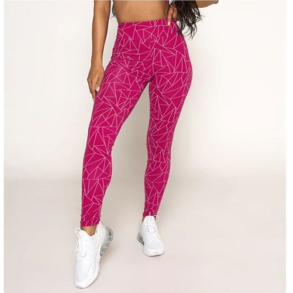 Lici Adore Magenta High Waist Scrunch Legging - Picture 3 of 15